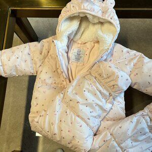 baby‎ gap coldcontrol max snow suit (size 18-24 months) Very Gently-Used